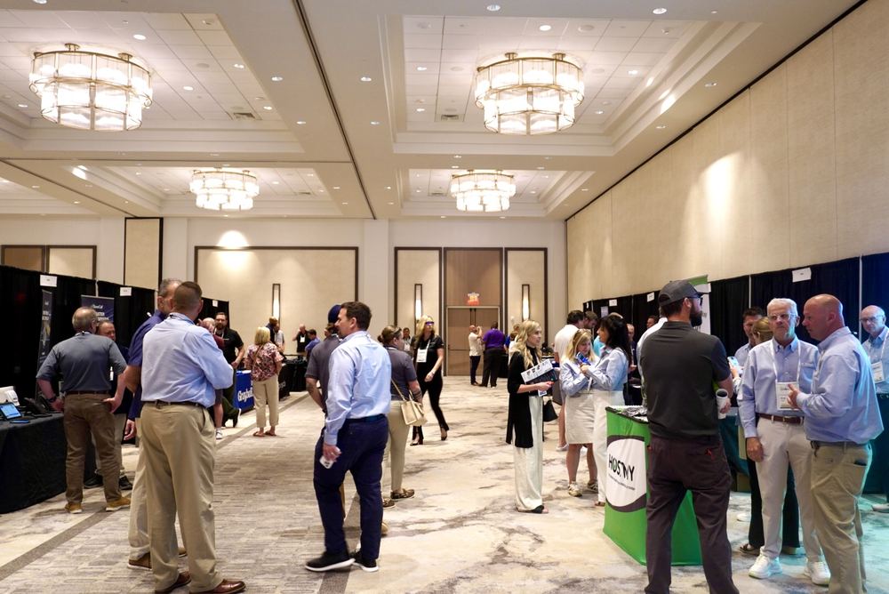 conference-exhibit-hall-floor
